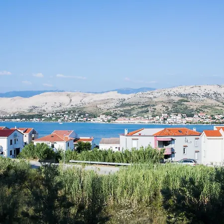Alojamento de Acomodação e Pequeno-almoço Mb Pag Pag Town