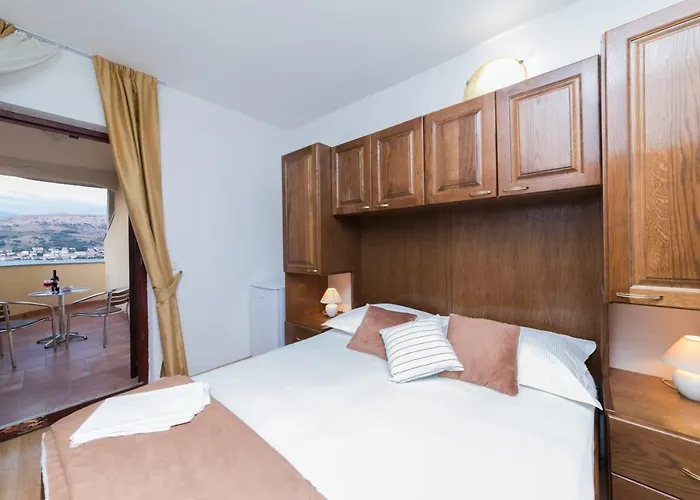 Mb Pag Bed & Breakfast