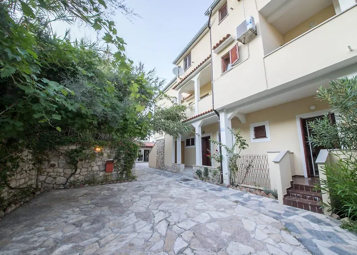 Mb Pag Bed & Breakfast Pag Town